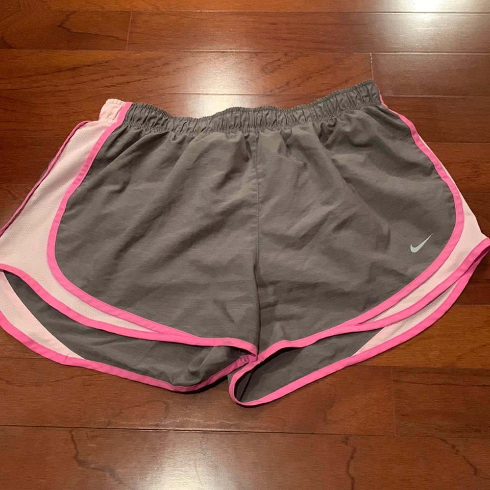 Nike Womens Tempo Shorts XL